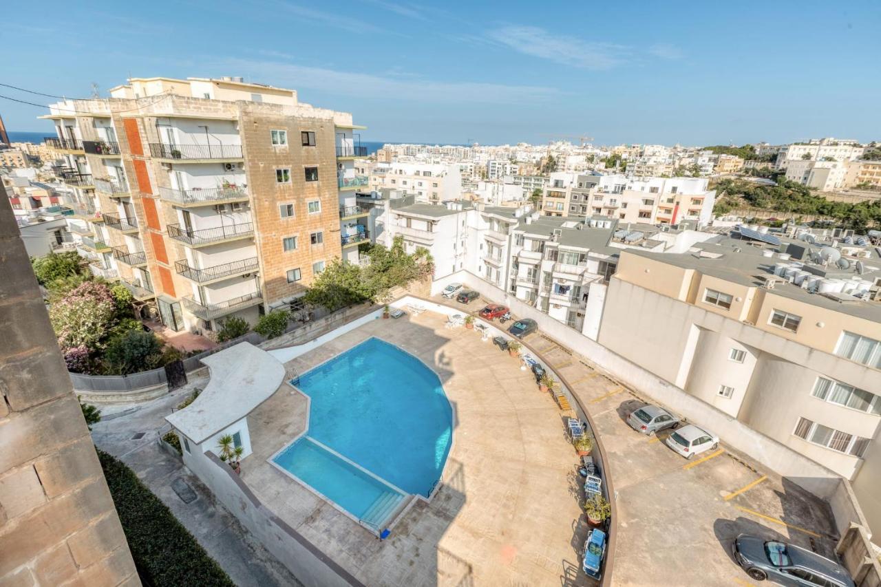 Pool Apartment Is-Swieqi Exterior photo