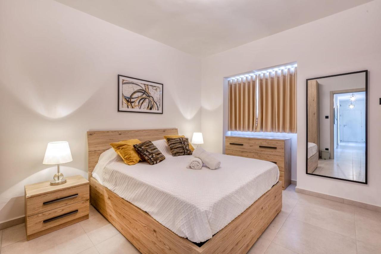 Pool Apartment Is-Swieqi Exterior photo