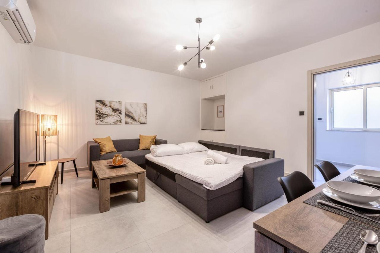 Pool Apartment Is-Swieqi Exterior photo