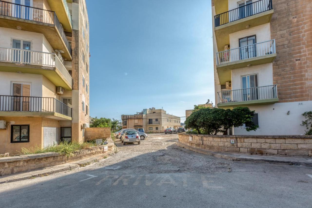 Pool Apartment Is-Swieqi Exterior photo