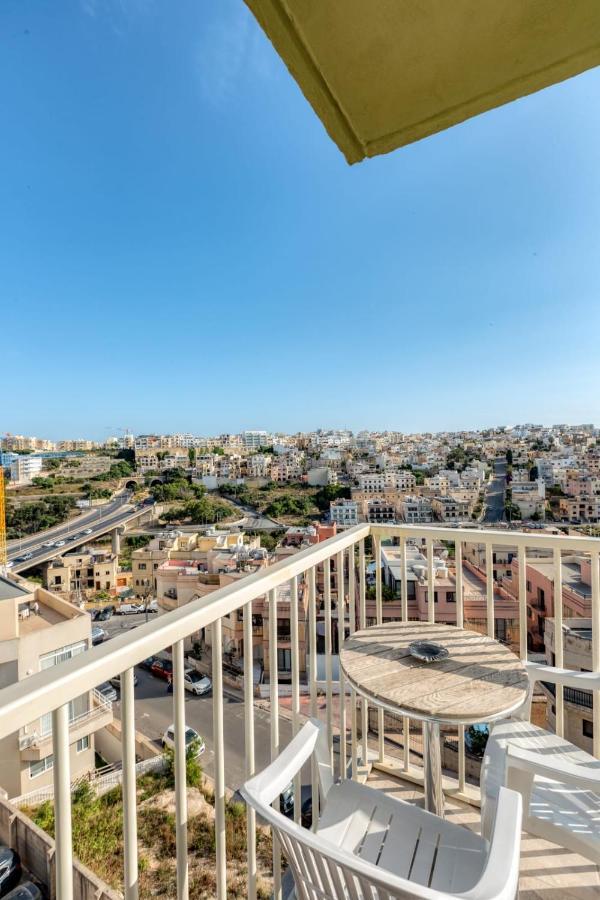 Pool Apartment Is-Swieqi Exterior photo
