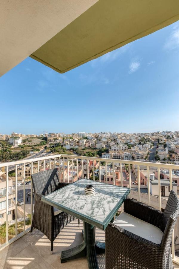 Pool Apartment Is-Swieqi Exterior photo